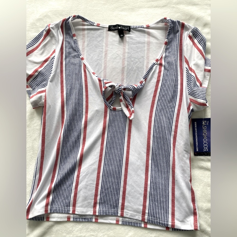 Brand new and super cute top